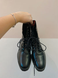 Coturno preto Schutz 36
