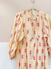 Vestido midi bordado rosê Maria Filó GG