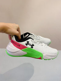 Tênis branco sola colorida Under Armour 37
