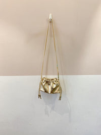 Bolsa tiracolo metálica dourada C&amp;A