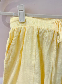 Short amarelo textura Muna 38