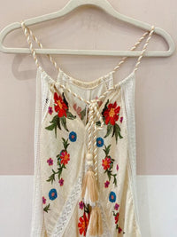 Vestido midi bege floral renda Farm P