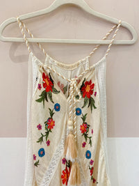 Vestido midi bege floral renda Farm P