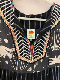 Vestido midi amplo preto estampado Farm Global P