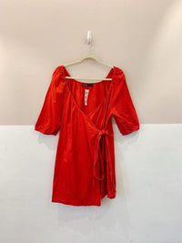 Vestido curto envelope Amaro M