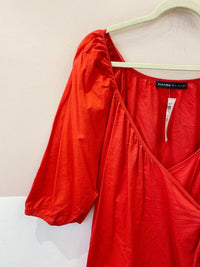 Vestido curto envelope Amaro M