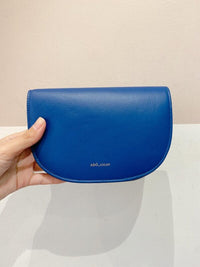 Bolsa azul couro Adô Atelier