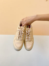 Tênis couro rosé Adidas 40