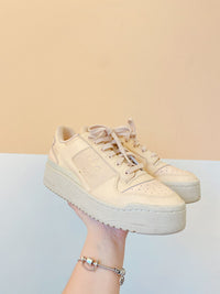 Tênis couro rosé Adidas 40
