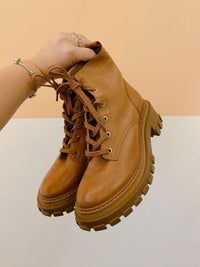 Bota caramelo Schutz 36