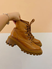 Bota caramelo Schutz 36