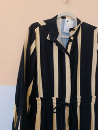 Macacão bege/preto Dress To G