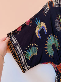 Vestido midi preto estampa colorida Farm P